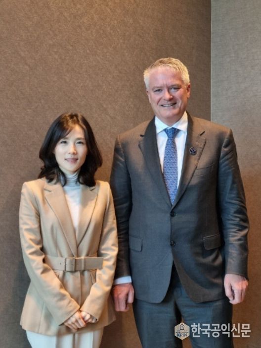 김진아 외교부 제2차관과 마티아스 콜먼(Mathias Cormann) 경제협력개발기구(OECD) 사무총장